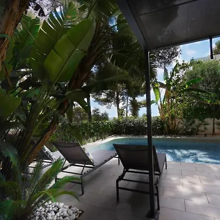 Nyaraló Luxury House With Pool